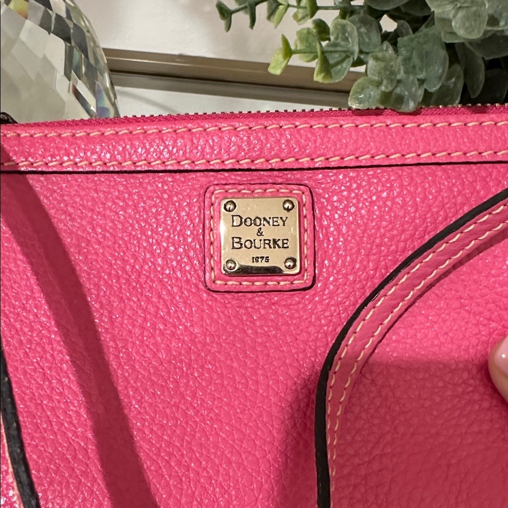 Dooney & Bourke Pebble Grain Tech Top Zip Wristlet - Picture 3 of 12